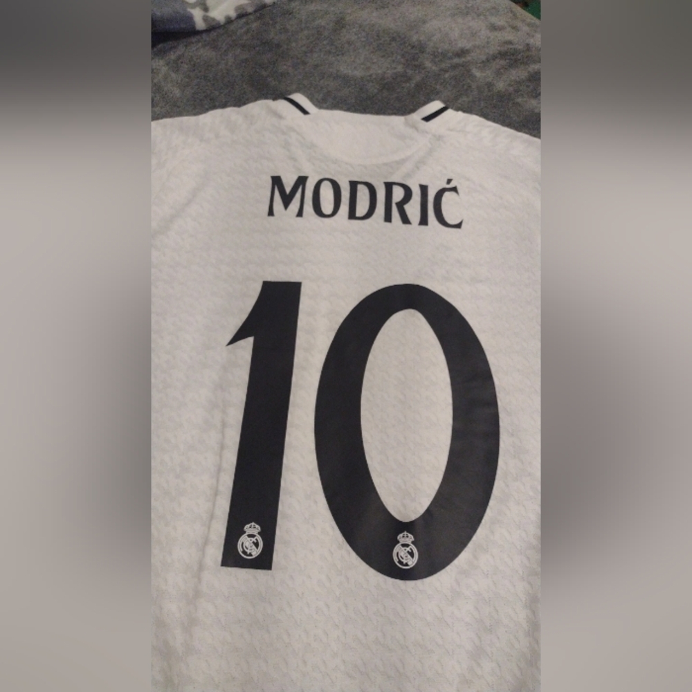 Luka Modric Real Madrid 2024-2025 home jersey
